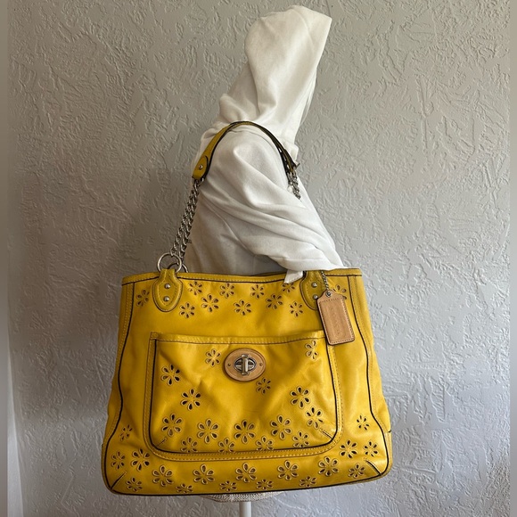 Coach - Picture 9 of 9